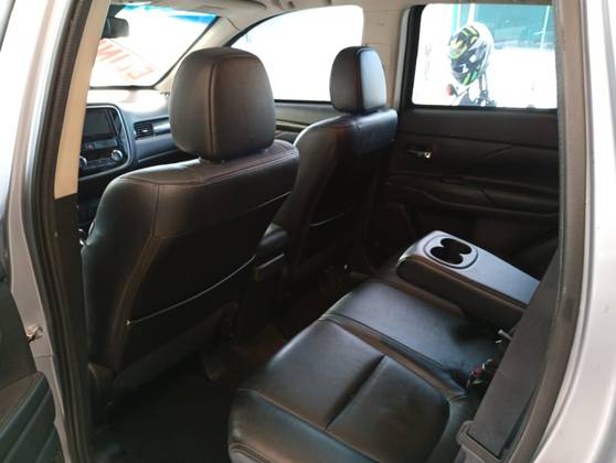 MITSUBISHI OUTLANDER 2.0 16V GASOLINA 4P AUTOMÁTICO MITSUBISHI OUTLANDER 2.0 16V GASOLINA 4P AUTOMÁTICO